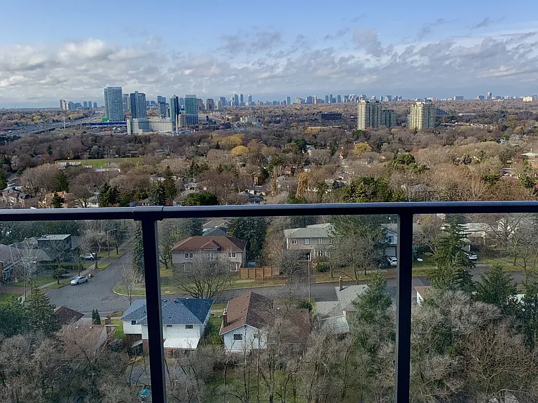 36 Manor Rd E #908 — Photo 14