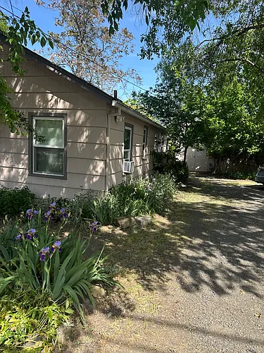 434 Beach St Photo 1