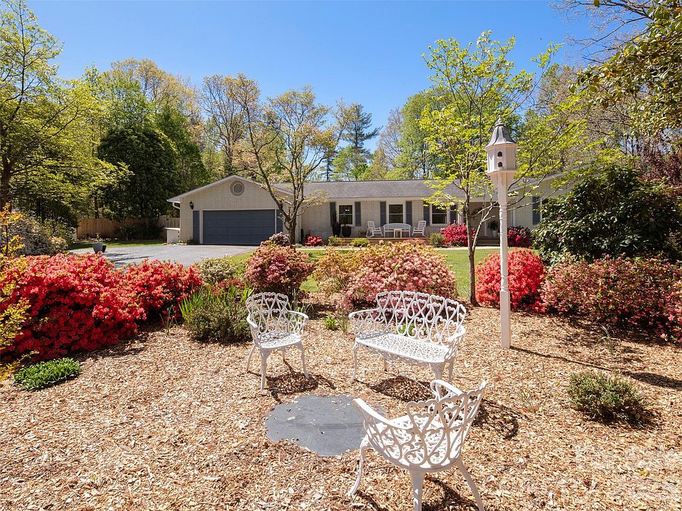 1st image of 304 Wood Dale Dr