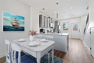 Lat Twenty7 Townhomes — Photo 21