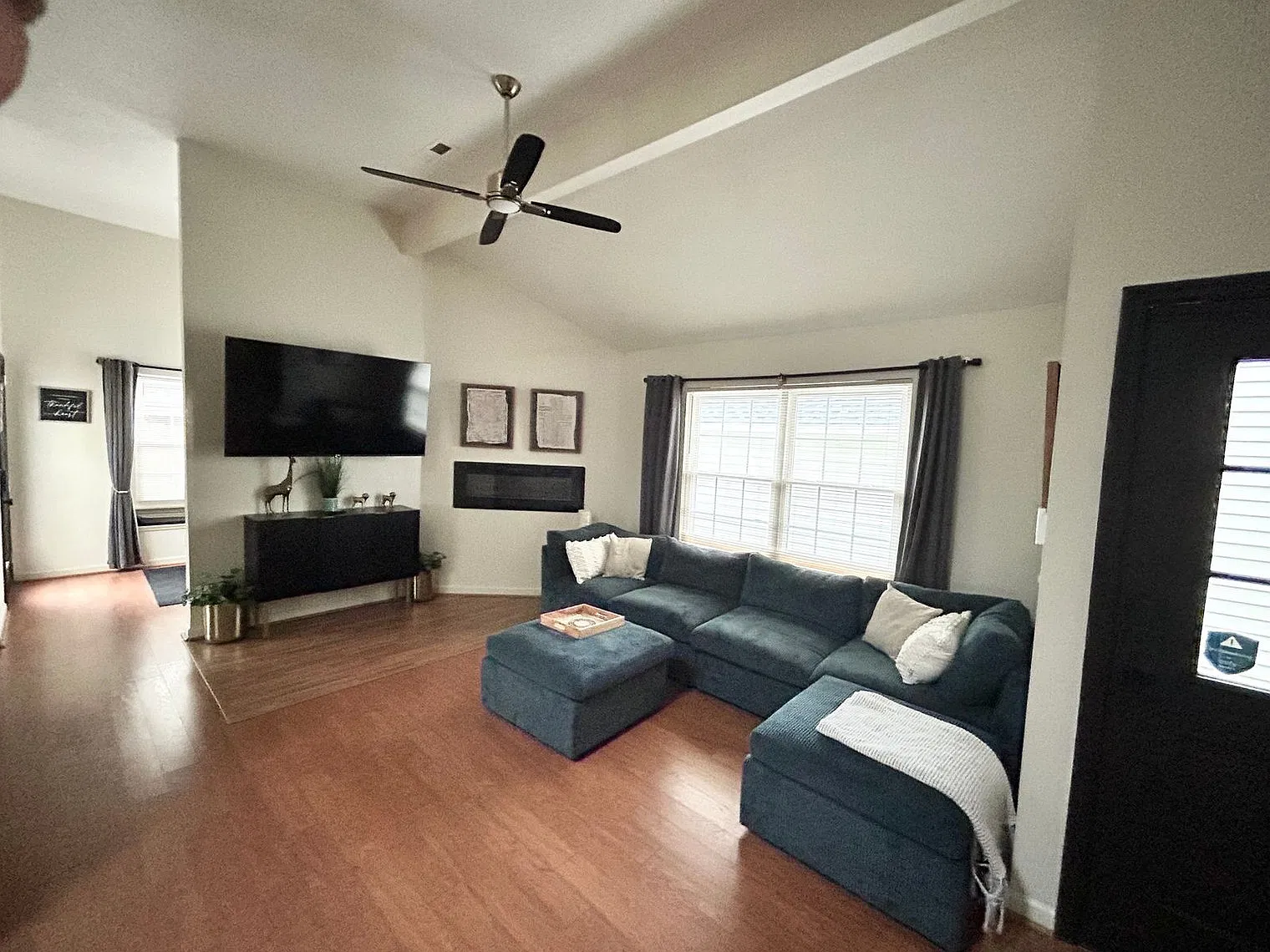 3 bed, 2.0 bath, $3,141 — Photo 1