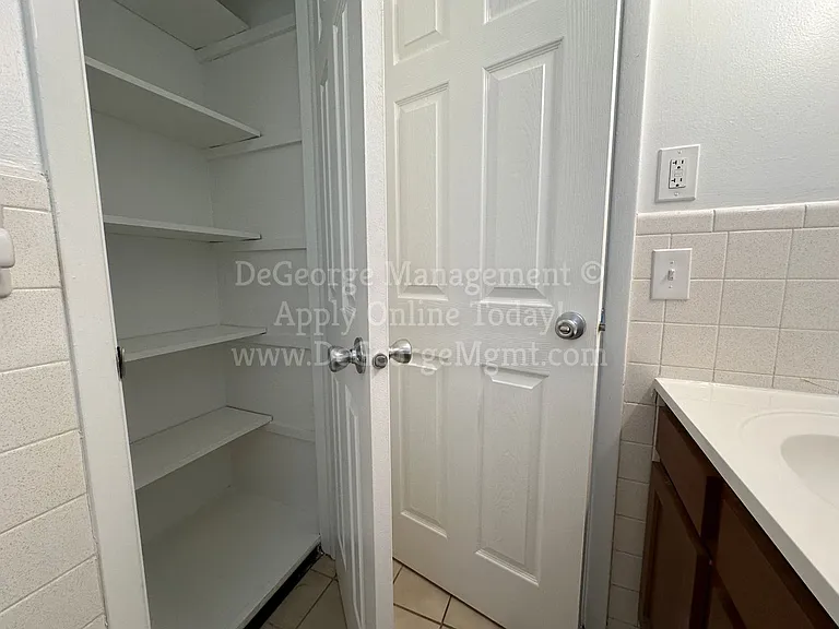 William's Tribute Apartments — Photo 22