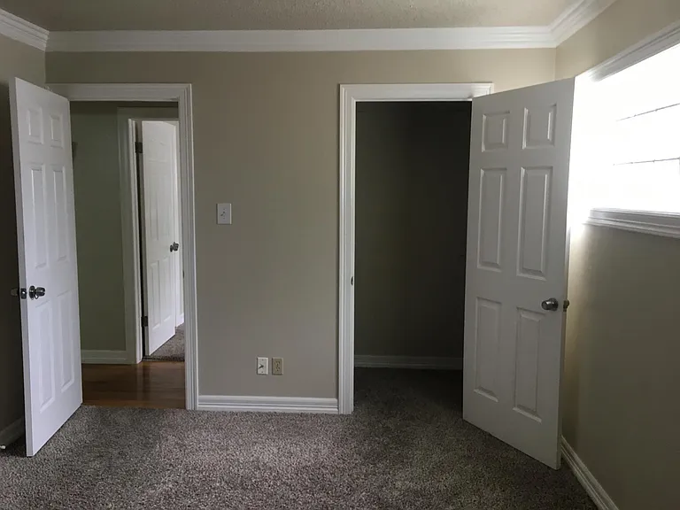 390 S Taft St — Photo 10