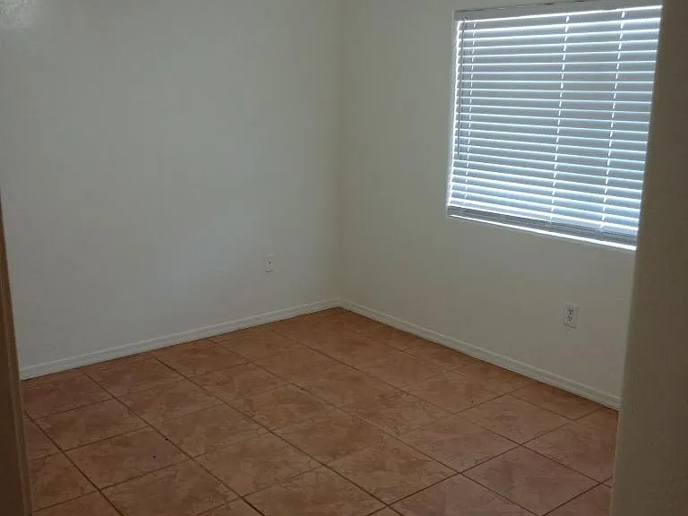 403 N Sunshine Blvd #A — Photo 12