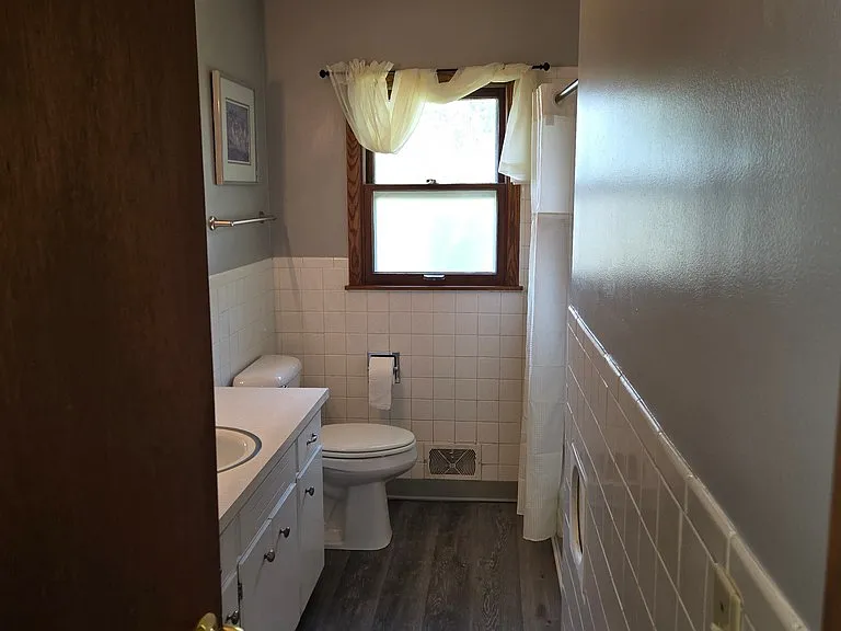 592 Donna Dr — Photo 12