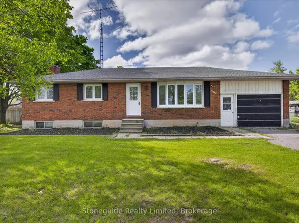 667 Skyline Rd, Selwyn, ON K0L 1T0