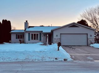 588 Cherry Wood Dr, Oregon, WI 53575