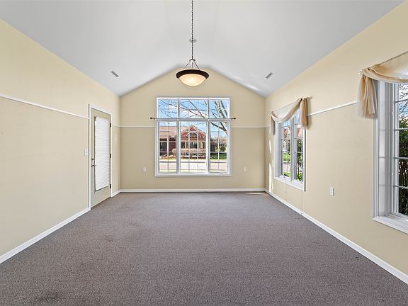 5th image of 703 Timberland Dr