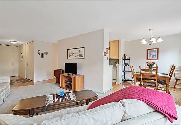 4th image of 151-35 84th St APT 2L