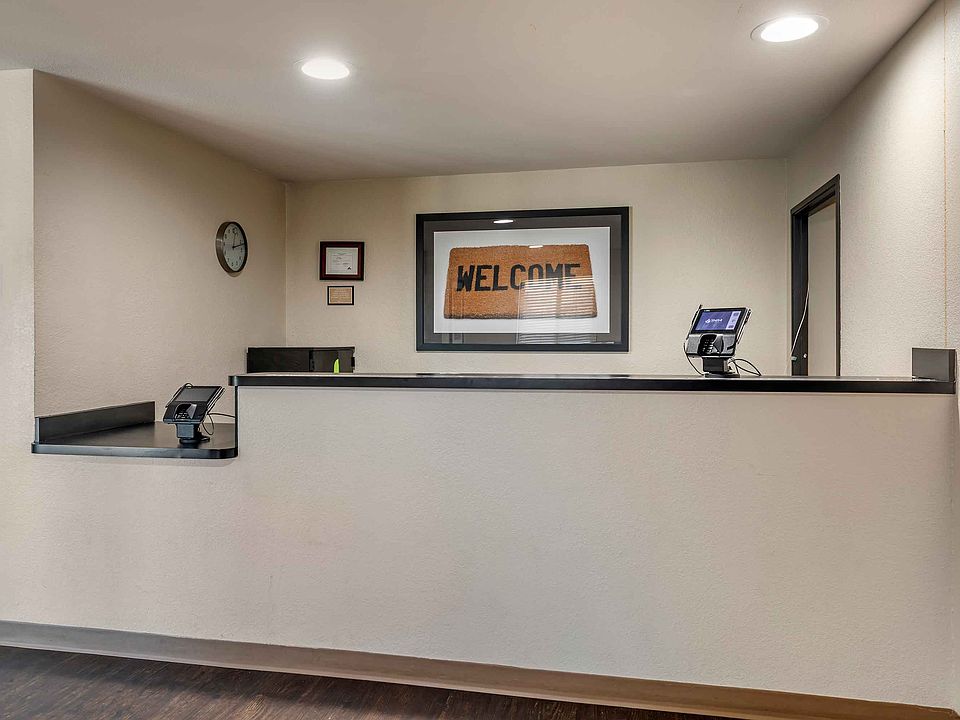 Lobby and Guest Check-in