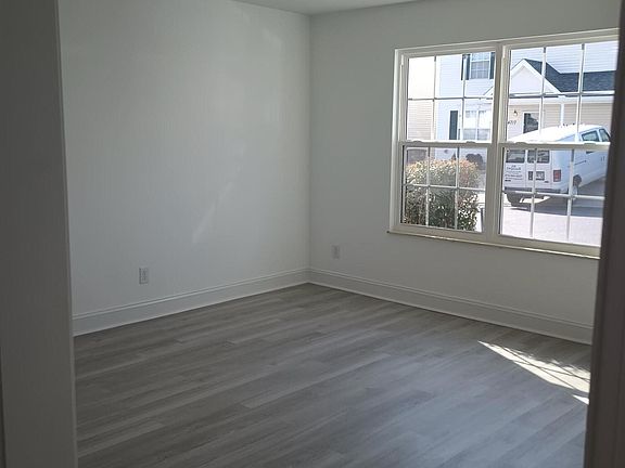 2nd image of 4720 Scepter Way
