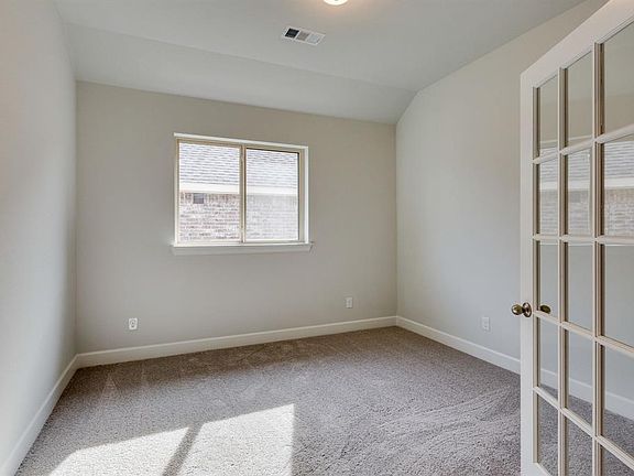 4th image of 1565 Seminole Dr