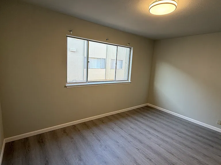 100 Elm St — Photo 30