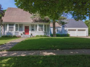 301 Woodford St, Gridley, IL 61744