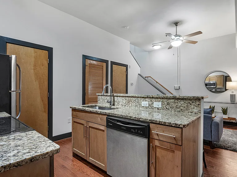 306 E Grace St — Photo 39
