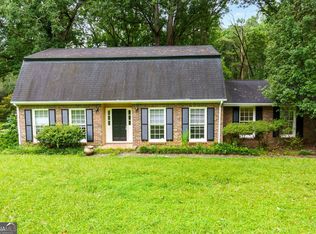 2067 Crescent Dr, Snellville, GA 30078