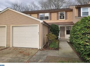 47 Farnwood Rd, Mount Laurel, NJ 08054