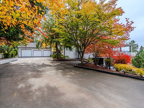 5th image of 17675 SE McKinley Rd