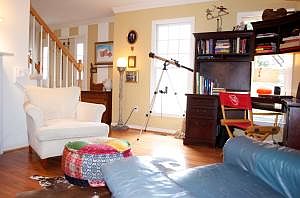 3rd image of 254 Applewood Dr