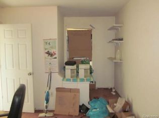 7471 N Kingston Ct, Westland, MI 48185