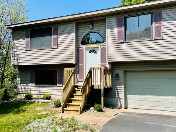 124 Black Ridge Ct, Traverse City, MI 49696