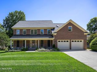 1208 Ashgrove Pl, Knoxville, TN 37919