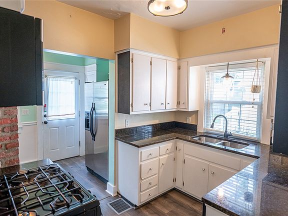 5th image of 336 Peach Orchard Ave