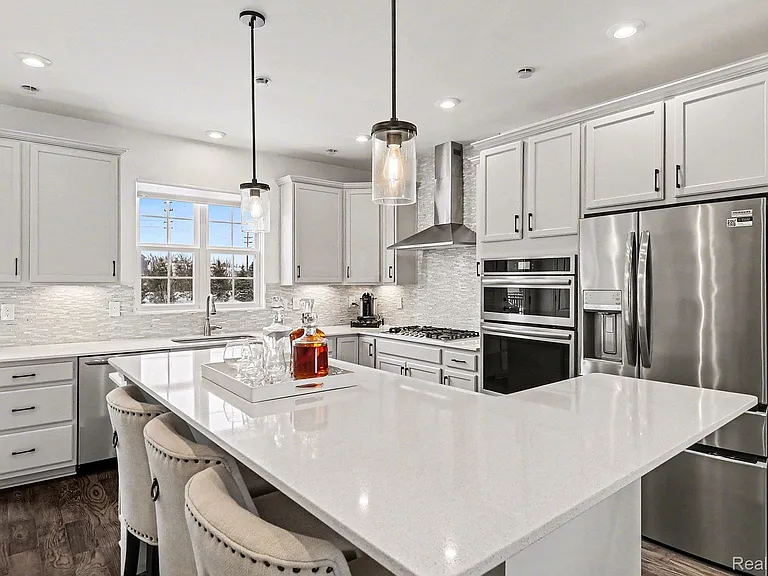 258 S Mill St — Photo 10