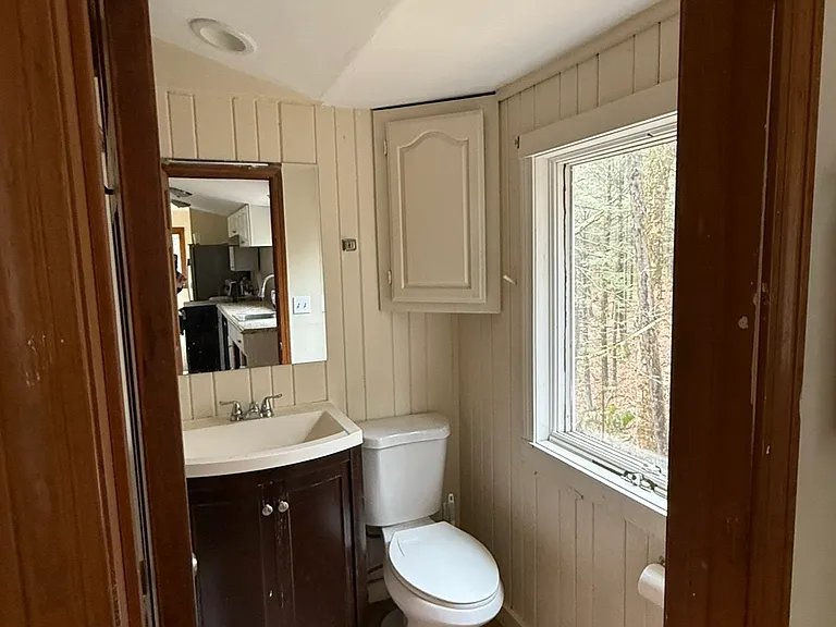 300 Amherst Rd — Photo 10
