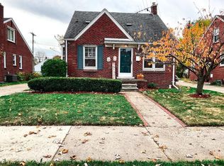 15698 Chestnut Ave, Eastpointe, MI 48021