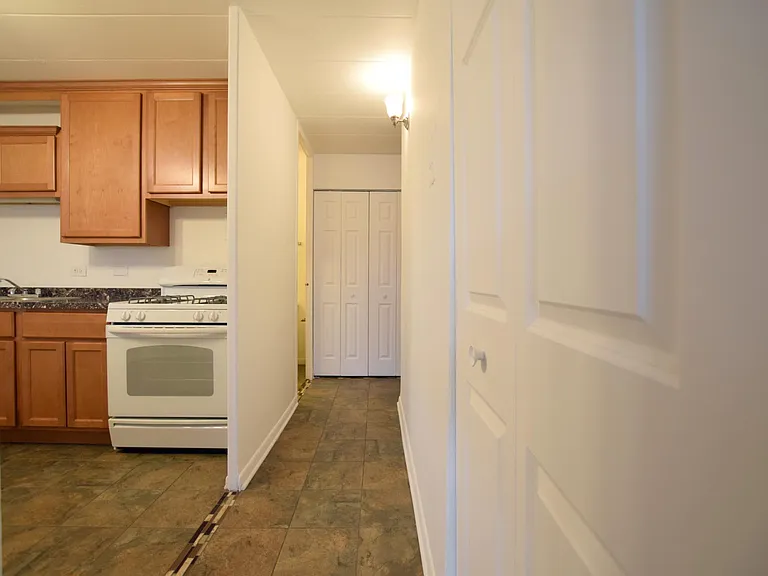 5900 N Sheridan Road — Photo 15