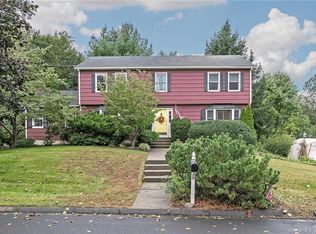 95 Nutmeg Ln, Stratford, CT 06614