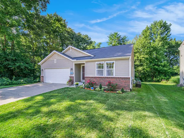 8231 Bayberry Ct, Dexter, MI 48130