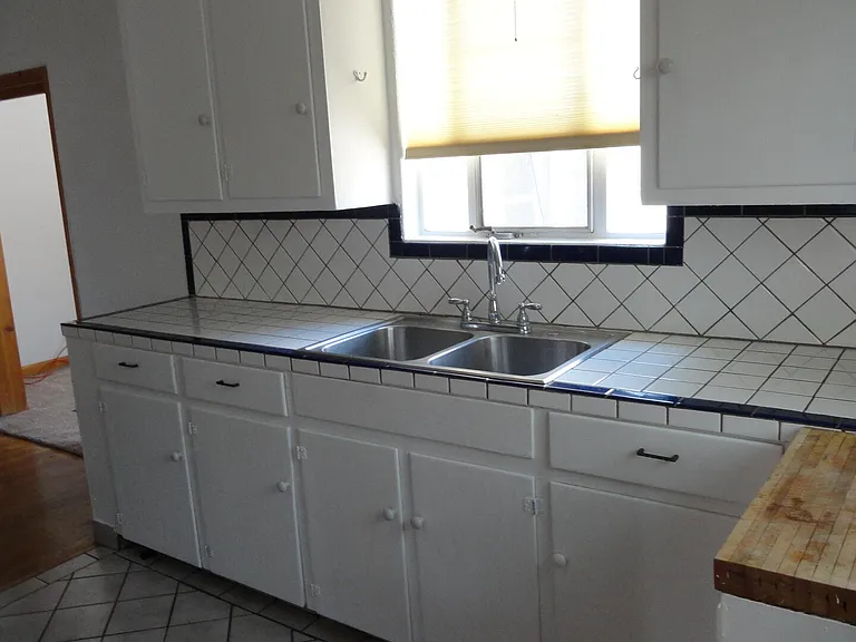 725 Carlisle Blvd NE — Photo 18