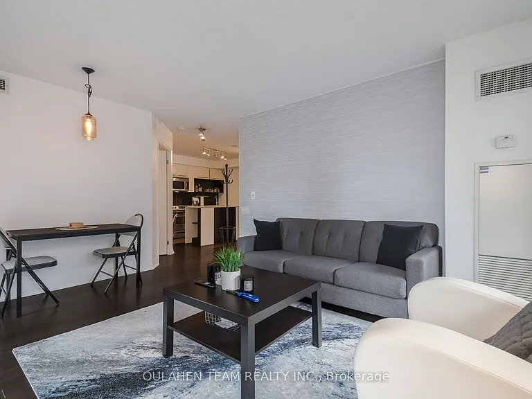 21 Carlton St #1105 — Photo 8