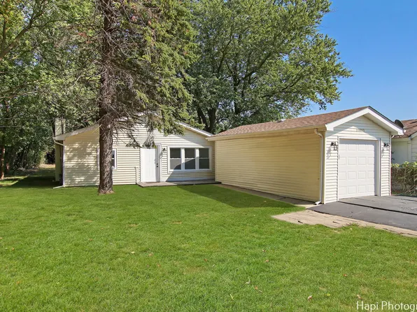 39097 N Green Bay Rd, Beach Park, IL 60087