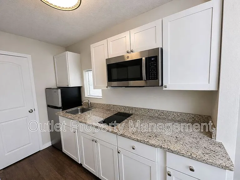 129 E Concord St #5 — Photo 3