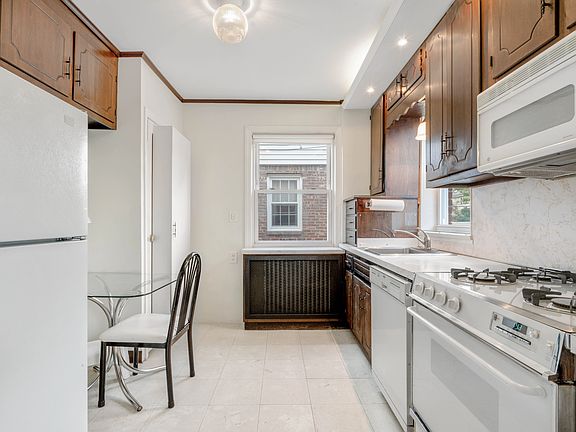 4th image of 3643 205th St