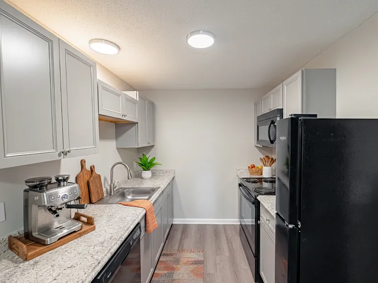 Keystone Apartments — Photo 3