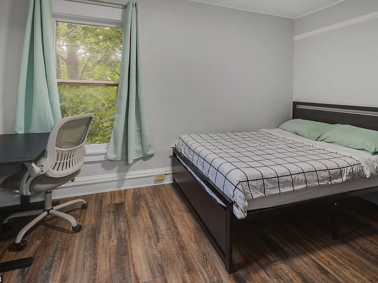 109 Williams St — Photo 153