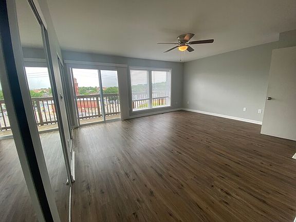 4th image of 2031 Franklin St Unit B