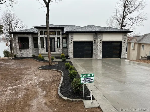981 Sweetwater Dr, Lake Ozark, MO 65049