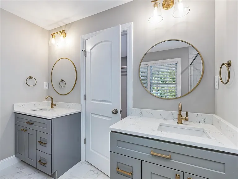 Primary Bath - Double Vanity