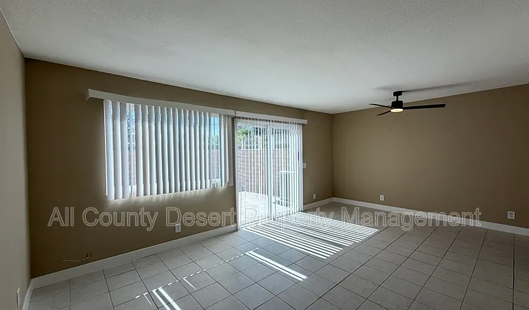 69180 Victoria Dr #8 — Photo 10