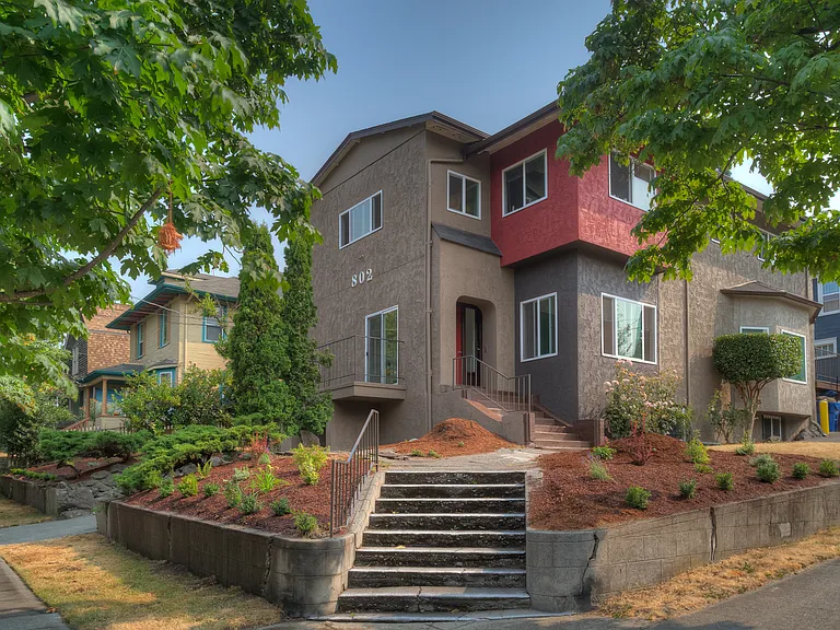 15th Avenue Apartments — Photo 1
