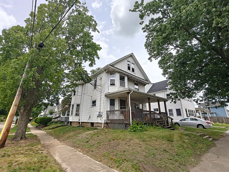 617 Holmes Ave #B — Photo 2