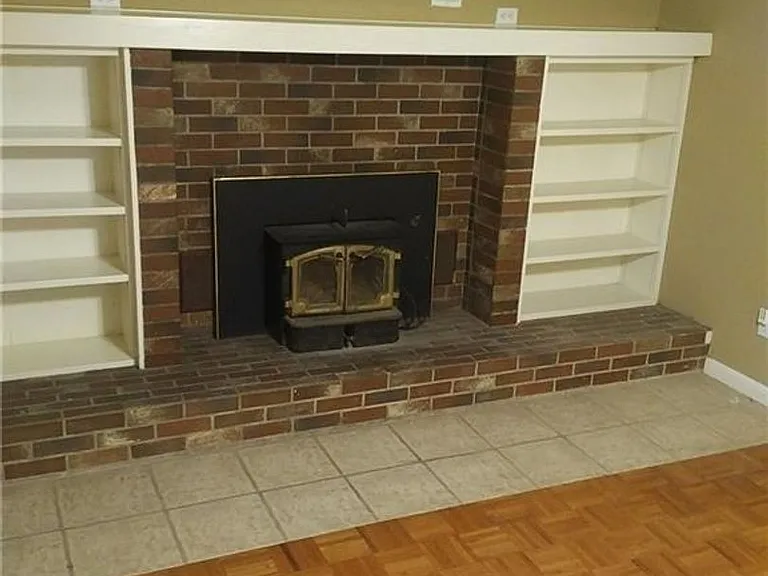 1720 E Zion Rd — Photo 3