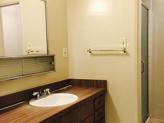 3rd image of 1717 Woodland Ave #305