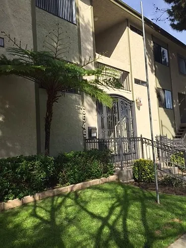 6545 Hazeltine Ave. Van Nuys, CA. 91401 Photo 1