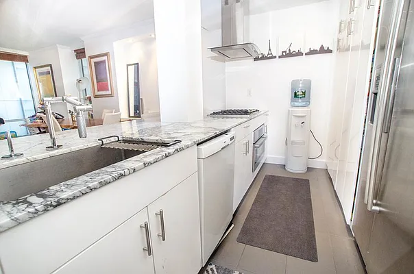 Rented by R New York | media 33